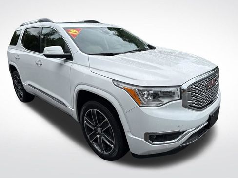Used 2019 GMC Acadia Denali w/ Technology Package FWD image 3