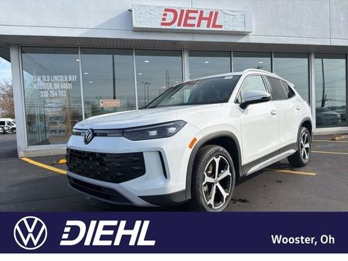 New 2026 Volkswagen Tiguan SE AWD/4WD image 1