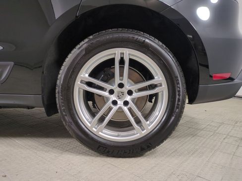 New 2026 Porsche Macan AWD/4WD image 13