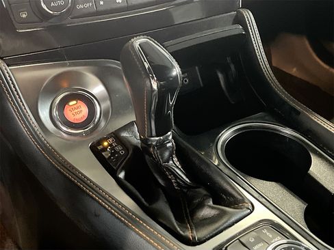 Used 2023 Nissan Maxima SR w/ Sport Mat Group image 17