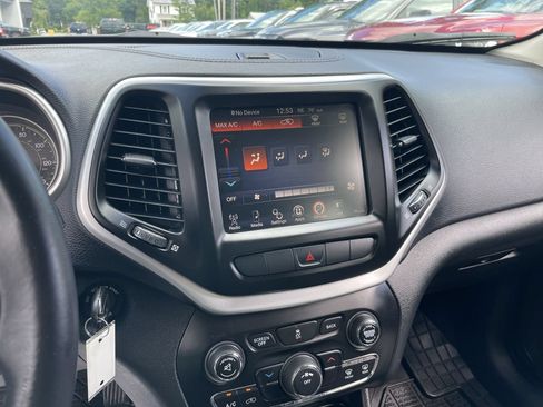 Used 2014 Jeep Cherokee Latitude AWD/4WD image 32