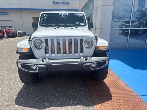 Used 2019 Jeep Wrangler Unlimited Sahara AWD/4WD image 4