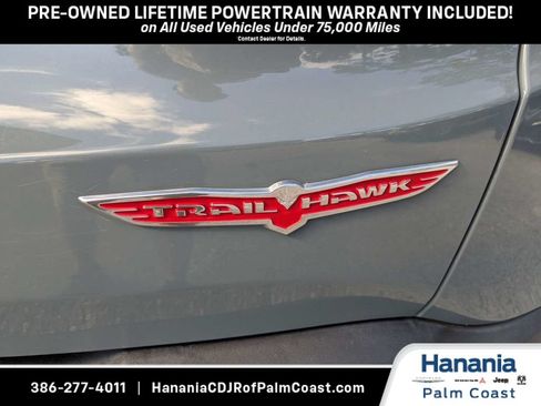 Used 2016 Jeep Renegade Trailhawk w/ Premium Trailhawk Package AWD/4WD image 9