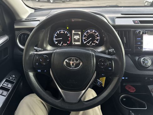 Used 2017 Toyota RAV4 LE image 34