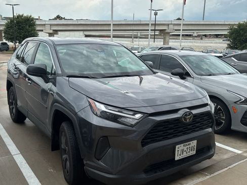 Used 2023 Toyota RAV4 LE FWD image 3
