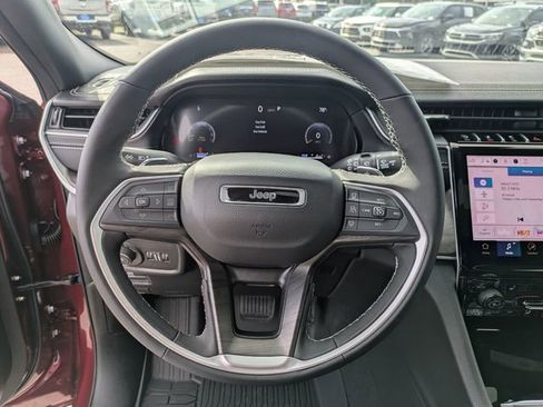 New 2025 Jeep Grand Cherokee Limited AWD/4WD image 14
