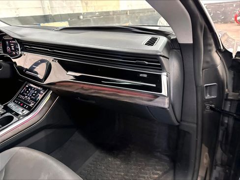Used 2019 Audi Q8 Prestige w/ Adaptive Chassis Package AWD/4WD image 18