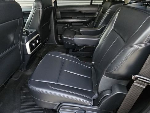 Used 2023 Ford Expedition XLT image 33
