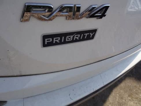 Used 2017 Toyota RAV4 SE w/ Advanced Technology Package image 6