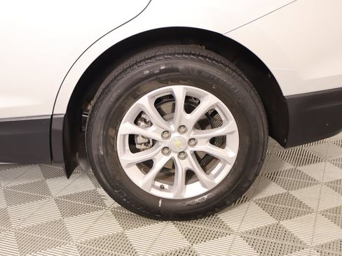 Used 2021 Chevrolet Equinox LT FWD image 18