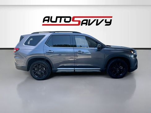 Used 2025 Honda Pilot Elite image 8