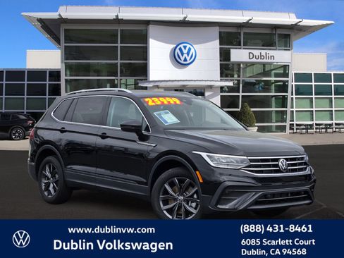 Used 2023 Volkswagen Tiguan SE image 1