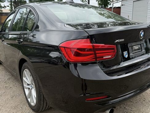 Used 2017 BMW 320i xDrive Sedan w/ Premium Package AWD/4WD image 8