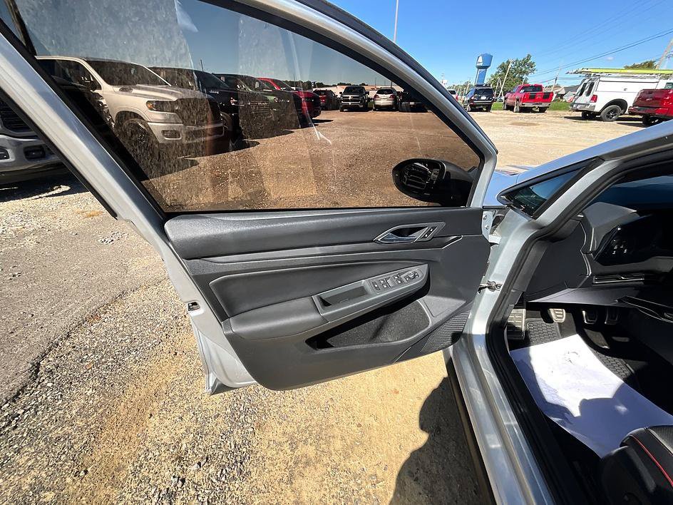 Used 2022 Volkswagen GTI SE FWD image 11