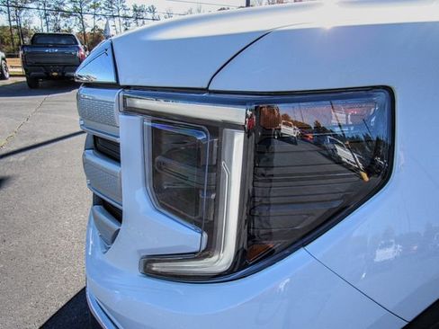 New 2026 GMC Sierra 1500 SLE image 12