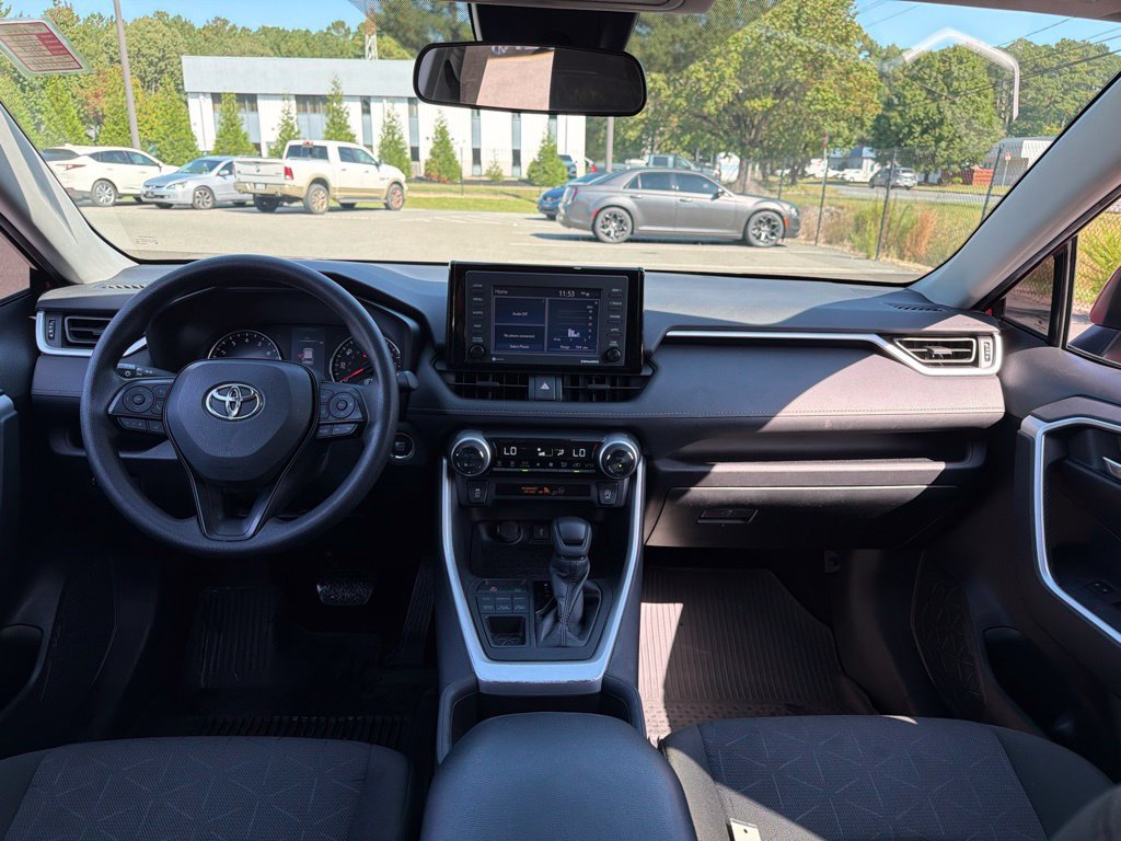 Used 2022 Toyota RAV4 XLE AWD/4WD image 7