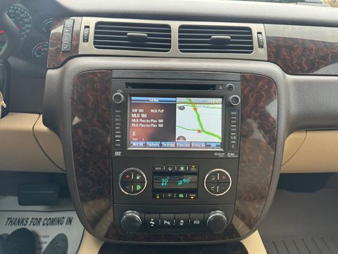 Used 2014 GMC Sierra 2500 Denali w/ Suspension Package, Off-Road image 25