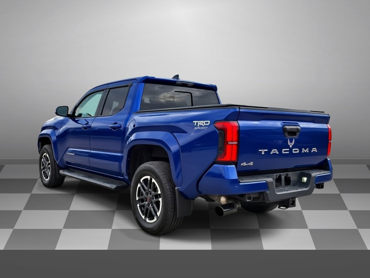 Used 2024 Toyota Tacoma TRD Sport w/ TRD Sport Upgrade Package AWD/4WD image 4