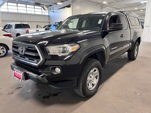 Used 2016 Toyota Tacoma SR5 image 7