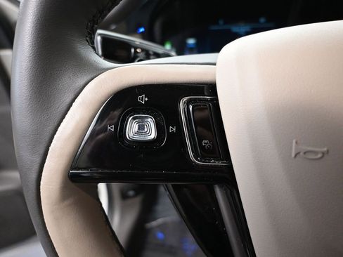 Used 2023 Lincoln Corsair Reserve image 25