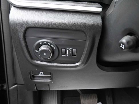 Used 2022 Jeep Grand Cherokee L Limited w/ Luxury Tech Group II AWD/4WD image 10