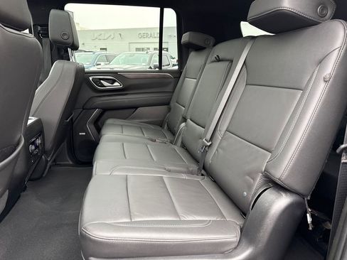 Used 2022 Chevrolet Suburban LT w/ LT Signature Plus Package image 35