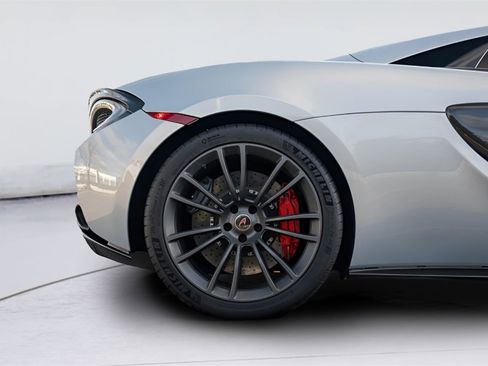 Used 2018 McLaren 570S Spider image 49