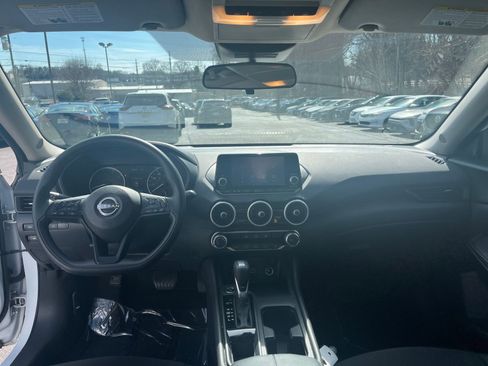 Used 2025 Nissan Sentra S image 28
