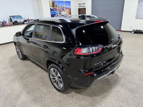 Used 2019 Jeep Cherokee Overland w/ Technology Group image 19