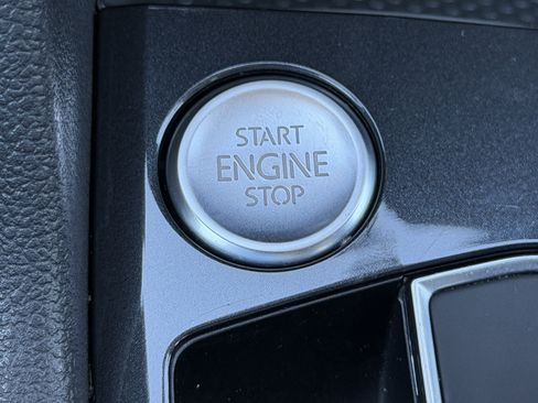 Used 2019 Volkswagen Tiguan SEL Premium w/ 3rd Row Seat Package image 26