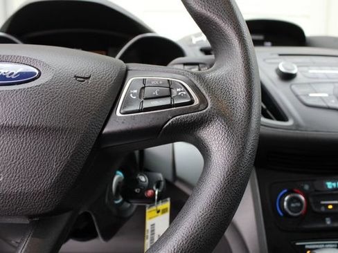 Used 2017 Ford Escape SE image 14