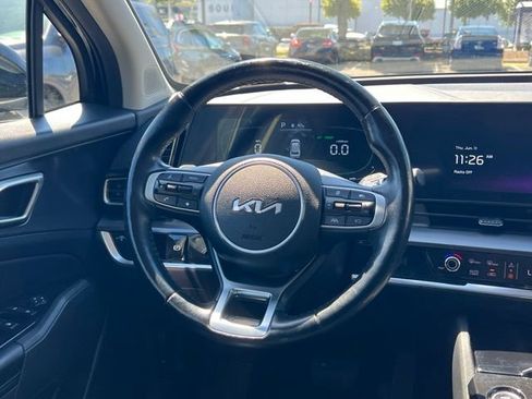 Used 2023 Kia Sportage EX AWD/4WD image 12