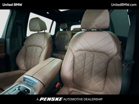 Used 2024 BMW X7 xDrive40i w/ Executive Package image 5