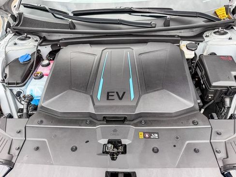 Certified 2024 Hyundai Ioniq 5 SEL RWD image 29