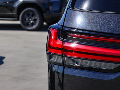 Used 2023 Lexus LX 600 4WD w/ Appearance Package image 13