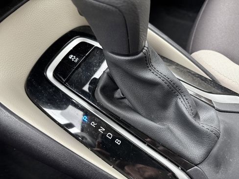 Used 2025 Toyota Corolla LE image 25