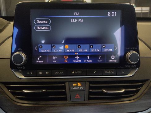 Used 2023 Nissan Altima 2.5 SV FWD image 25