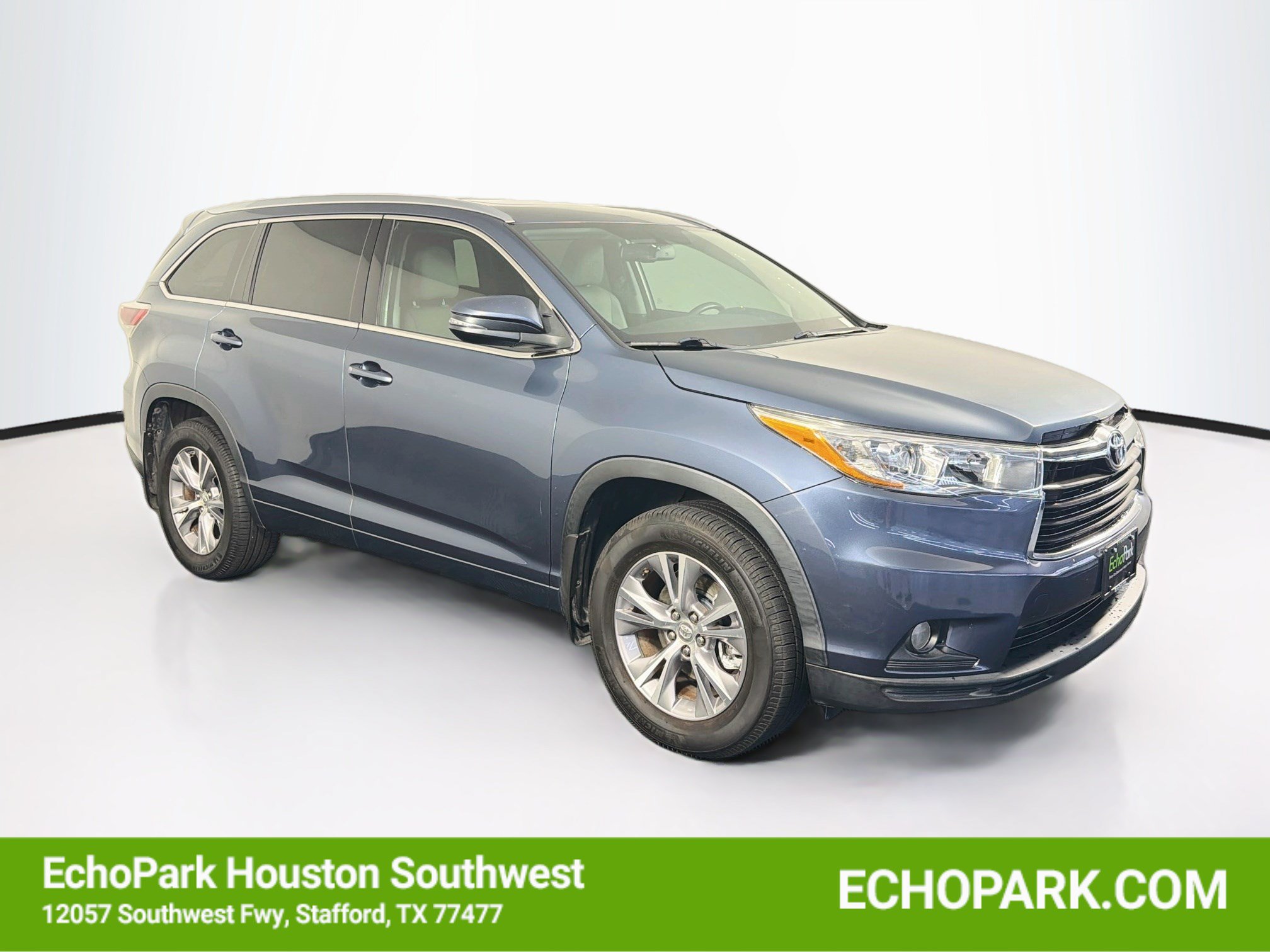 Used 2015 Toyota Highlander XLE FWD image 1