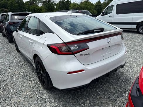 Used 2025 Honda Civic Sport image 4