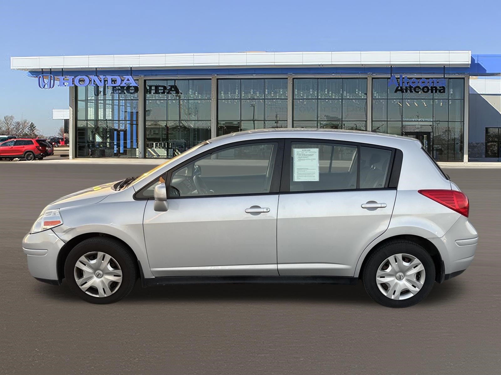 Used 2010 Nissan Versa 1.8 S w/ PWR Plus Pkg FWD image 2