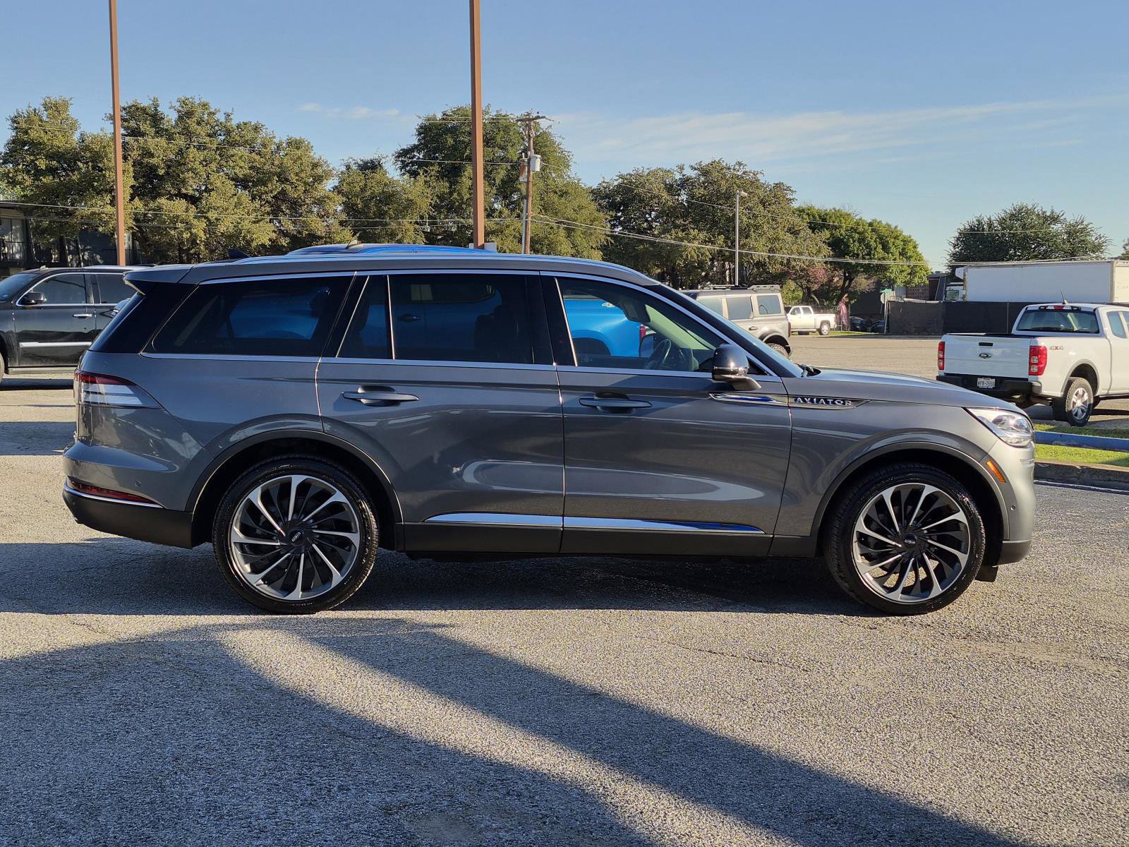 Used 2024 Lincoln Aviator Reserve w/ Equipment Group 201A AWD/4WD image 7