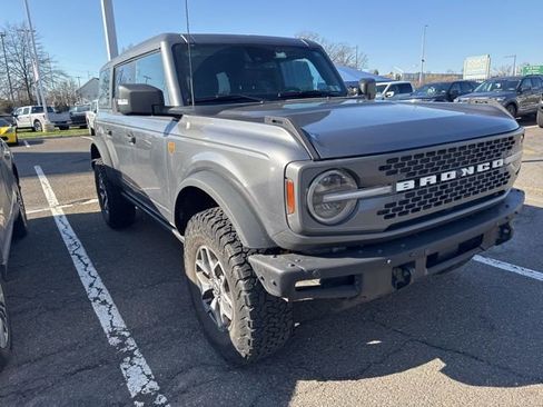Used 2024 Ford Bronco Badlands image 10