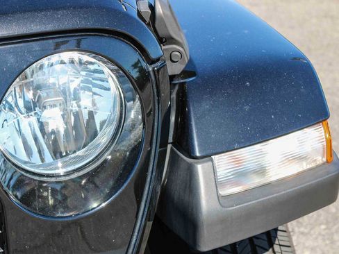 Used 2021 Jeep Gladiator Sport image 10