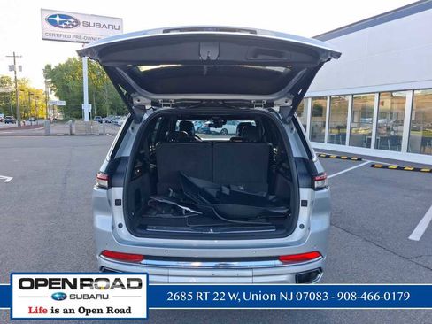 Used 2021 Jeep Grand Cherokee L Overland w/ Luxury Tech Group IV AWD/4WD image 32