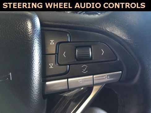 Used 2025 Cadillac XT6 Premium Luxury image 17