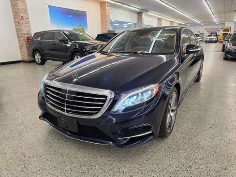 Used 2017 Mercedes-Benz S 550 4MATIC Sedan image 2