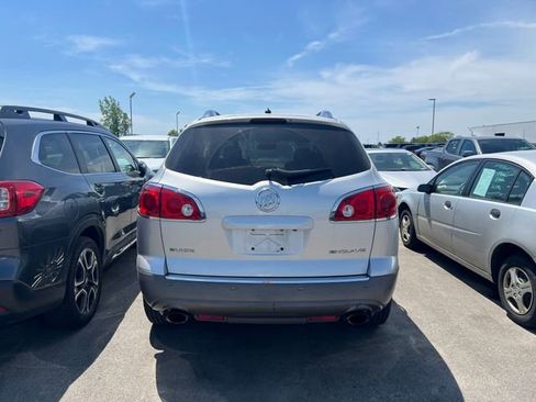 Used 2010 Buick Enclave CX w/ Driver Confidence Package FWD image 5