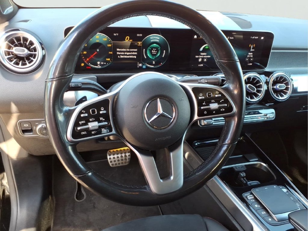 Used 2021 Mercedes-Benz GLB 250 4MATIC image 3
