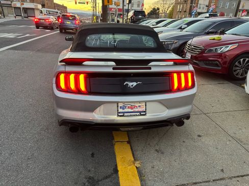 Used 2018 Ford Mustang Premium w/ Equipment Group 201A image 7