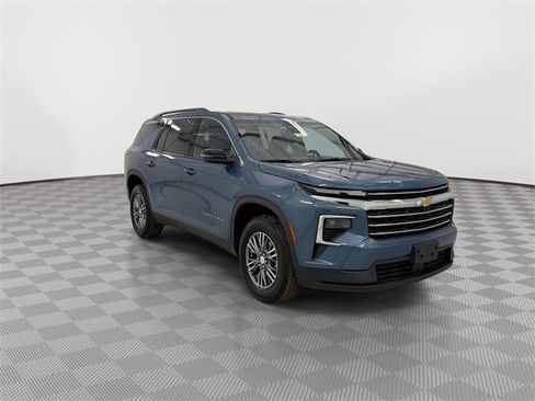 Certified 2025 Chevrolet Traverse LT image 2